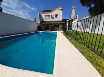 Casa · 180m² · 4 Ambientes · 2 Cocheras · Casa - Castelar Norte