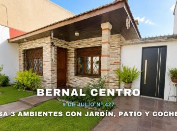 Casa · 104m² · 3 Ambientes · 1 Cochera · Venta Casa 3 Amb Jardín y Cochera Bernal Centro