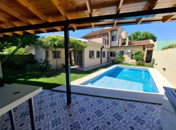 Casa · 204m² · 6 Ambientes · 3 Cocheras · Casa Venta Jose Marmol