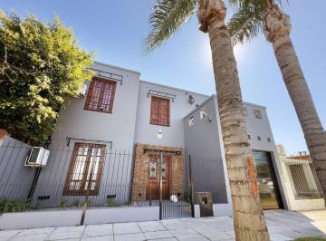 Casa · 195m² · 5 Ambientes · 2 Cocheras · Ramos Mejia Oport Venta Casa 5 Amb Pileta Jdin Gge
