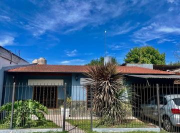 Casa · 119m² · 4 Ambientes · 1 Cochera · Venta Casa 4 Amb San Vicente con Garage y Jardín.