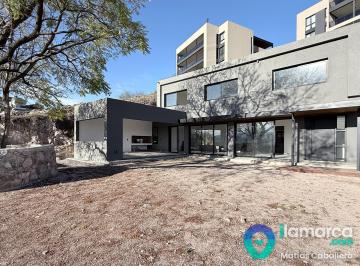 Casa · 320m² · 6 Ambientes · 2 Cocheras · Casa Contemporánea a Estrenar en La Cuesta, Córdoba. Usd 480.000