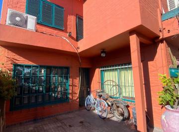 PH · 195m² · 6 Ambientes · 1 Cochera · Casa en Venta en Don Torcuto 5 Ambientes