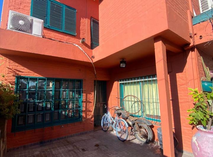 PH · 195m² · 6 Ambientes · 1 Cochera