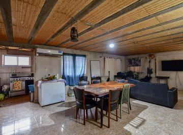 Casa · 96m² · 3 Ambientes · 1 Cochera · Casa en Venta en Los Hornos Apta Banco Nacion