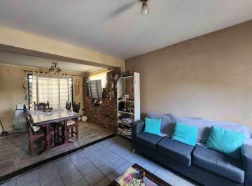 Departamento · 85m² · 4 Ambientes · 1 Cochera · Dúplex en Venta Berisso 3 Dorm. y Cochera