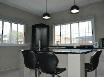 Casa · 137m² · 3 Ambientes · 3 Cocheras · Casa 2 Familias. Garaje Para 3 Vehículos y Pileta