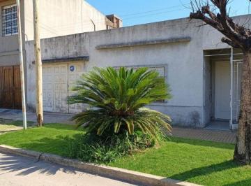 PH · 69m² · 4 Ambientes · 1 Cochera · Venta - Ph. Al Frente 4 Amb. C/cochera (Amplio)