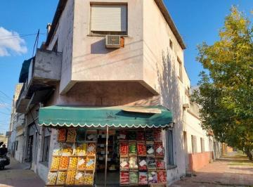 Casa · 180m² · 5 Ambientes · 1 Cochera · Venta en Block: Casa + Local + Depto. - Sarandi