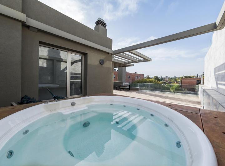 Departamento · 170m² · 8 Ambientes · 1 Cochera