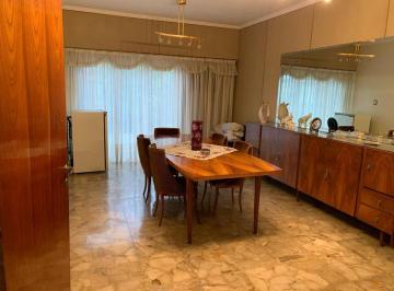 Casa · 427m² · 5 Ambientes · 2 Cocheras · Venta Casa 5 Ambientes Mas Galpon con Oficina