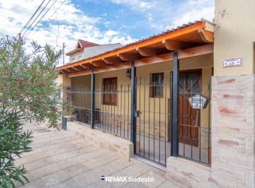 Casa · 110m² · 4 Ambientes · Casa en Venta 3 Dorm. Reciclada a Nueva