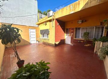Casa · 160m² · 6 Ambientes · 2 Cocheras · Venta Casa 5 Ambientes en San Martin