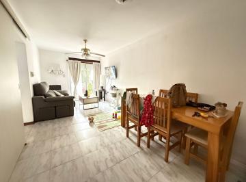 Casa · 85m² · 4 Ambientes · 1 Cochera · Casa en Venta en Pergamino con Patio