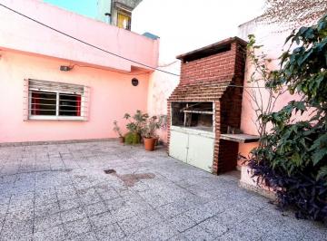 Casa · 124m² · 3 Ambientes · 1 Cochera · Venta Casa Lote Propio 3amb. Coch Parque Avellaneda