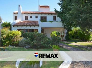 Casa · 200m² · 6 Ambientes · 3 Cocheras · Venta Casa 4 Dormit. + Playroom Country Aranjuez!
