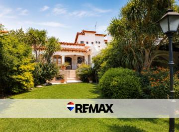 Casa · 200m² · 5 Ambientes · 2 Cocheras · Casa en El Corazón de Country Club Aranjuez, Única