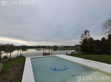 Casa · 195m² · 4 Ambientes · 4 Cocheras · Casa en San Sebastián Al Agua Area 10 Se Escritura en La Venta Mb