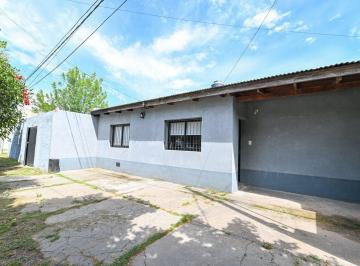 Casa · 160m² · 4 Ambientes · 1 Cochera · Casa en Venta 3 Dorm Excelente Ubicacion