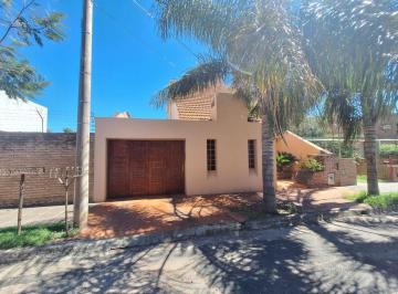 Casa · 287m² · 5 Ambientes · 1 Cochera · Casa 4 Dorm. Pileta en Barrio San Salvador