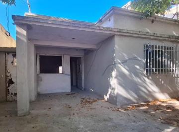 Casa · 60m² · 4 Ambientes · Venta Casa 2 Dorm. Fisherton a Reciclar