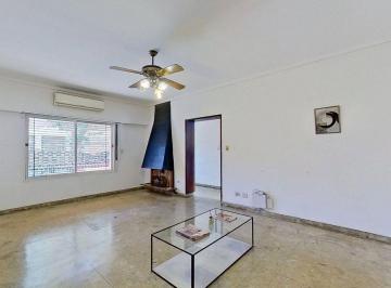 Casa · 221m² · 3 Ambientes · 1 Cochera · Casa 3 Ambientes Venta Floresta Lote Propio