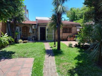 Casa · 220m² · 5 Ambientes · 1 Cochera · Casa en Venta 5 Ambientes Villa Luzuriaga