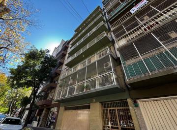 Departamento · 78m² · 3 Ambientes · 1 Cochera · Departamento 3 Amb Al Frente C/guardacoche Flores