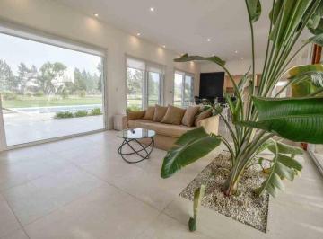 Casa · 148m² · 4 Ambientes · 2 Cocheras · Casa Venta Fincas San Vicente Golf Evalua Permuta