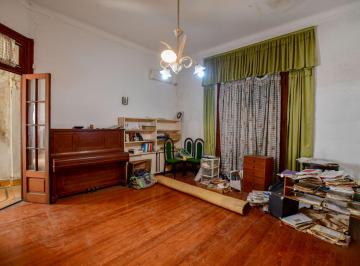 Casa · 130m² · 4 Ambientes · 2 Cocheras · Casa en Venta La Plata a Reciclar Parque Cochera