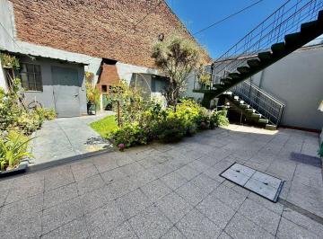 Casa · 174m² · 6 Ambientes · Venta Casa 6 Ambientes con Patio - Villa Maipu
