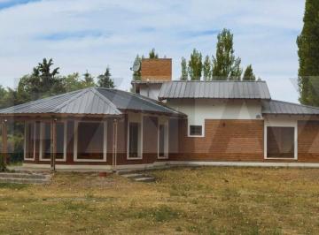 Casa · 135m² · 4 Ambientes · Remax Virtus Vende en Exclusiva Casa