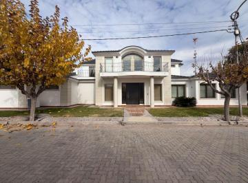 Casa · 600m² · 15 Ambientes · 2 Cocheras · Venta Casa Categoria