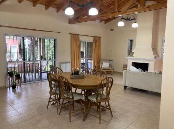 Casa · 193m² · 5 Ambientes · 2 Cocheras · Venta Casa Barrio Liceo 1 2 Dorm. y 3 Baños