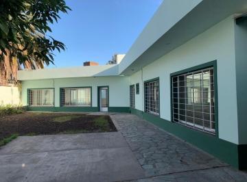 Casa · 143m² · 4 Ambientes · 2 Cocheras · Casa Chalet en Alquiler en Don Torcuato, Tigre, G. B. a. Zona Norte