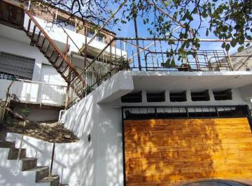 Casa de 6 ambientes, Córdoba · Venta 2 Casas en Barrio San Martin
