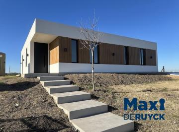 Casa · 160m² · 4 Ambientes · 1 Cochera · Casa a Estrenar en Villalobos