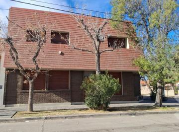 Casa · 398m² · 15 Ambientes · 2 Cocheras · Alquiler Casa Nivel Gerencial