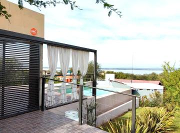 Casa de 9 ambientes, Villa Rumipal · Casa de Categoría a Pocos m del Lago en Villa Rumipal, Calamuchita Córdoba.