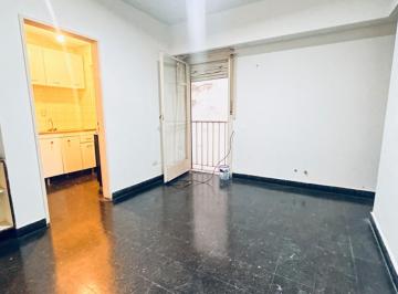 Departamento · 33m² · 2 Ambientes · 2 Ambientes Chicos, Balcon Interno, Cocina Separada