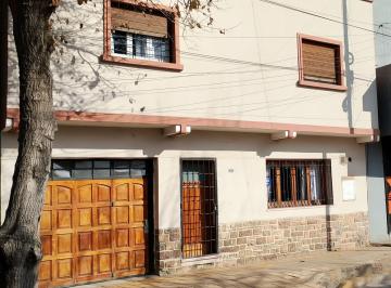 Casa · 258m² · 8 Ambientes · 6 Cocheras · Venta de Casa con Taller y Fosa en San José
