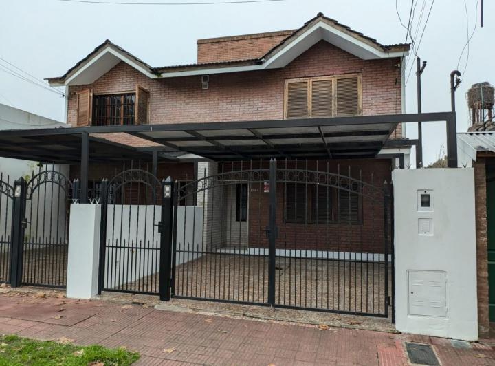 Casa · 70m² · 3 Ambientes · 1 Cochera