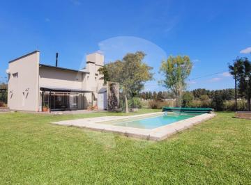 Casa · 114m² · 3 Ambientes · 1 Cochera · Casa en Aero Country Club General Rodríguez 3 Ambientas Pileta Parrilla Sector Residencial