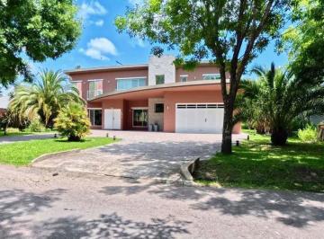 Casa · 330m² · 5 Ambientes · 2 Cocheras · Casa en Venta Miralagos