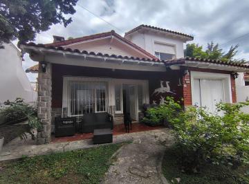 PH · 244m² · 10 Ambientes · 2 Cocheras · Importante Vivienda Multifamiliar Salida 2 Calles