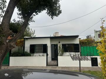 Casa · 119m² · 4 Ambientes · 2 Cocheras · Casa en Lisandro Olmos Etcheverry