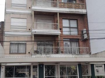 Departamento de 2 ambientes, Vicente López · Dos Ambientes con Cochera Fija Cubierta.