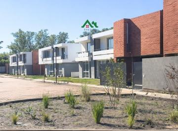 Casa · 147m² · 4 Ambientes · 2 Cocheras · Dúplex en Venta en Housing Las Veras – 2 o 3 Dorm con Seg y Amenities en Valle Escondido