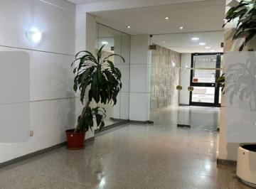 Departamento · 68m² · 4 Ambientes · Oficina 6° Amplia y Luminosa