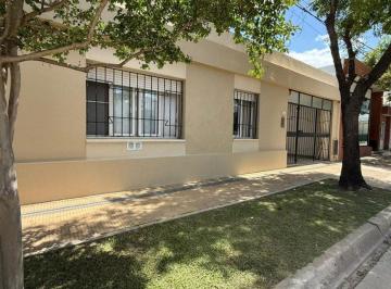 Casa · 166m² · 5 Ambientes · 1 Cochera · Se Vende Casa 2 Dorm, Exc. Estado y Ubicación